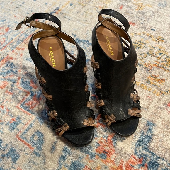 Gently worn, Coach heels. - Picture 1 of 4